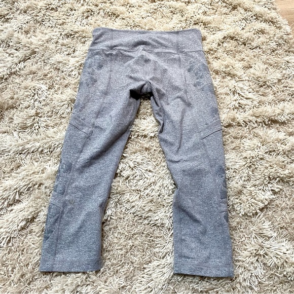 Lululemon Hold Me Close Crop Heathered Fossil with Silicone Grips 8 - Picture 2 of 8